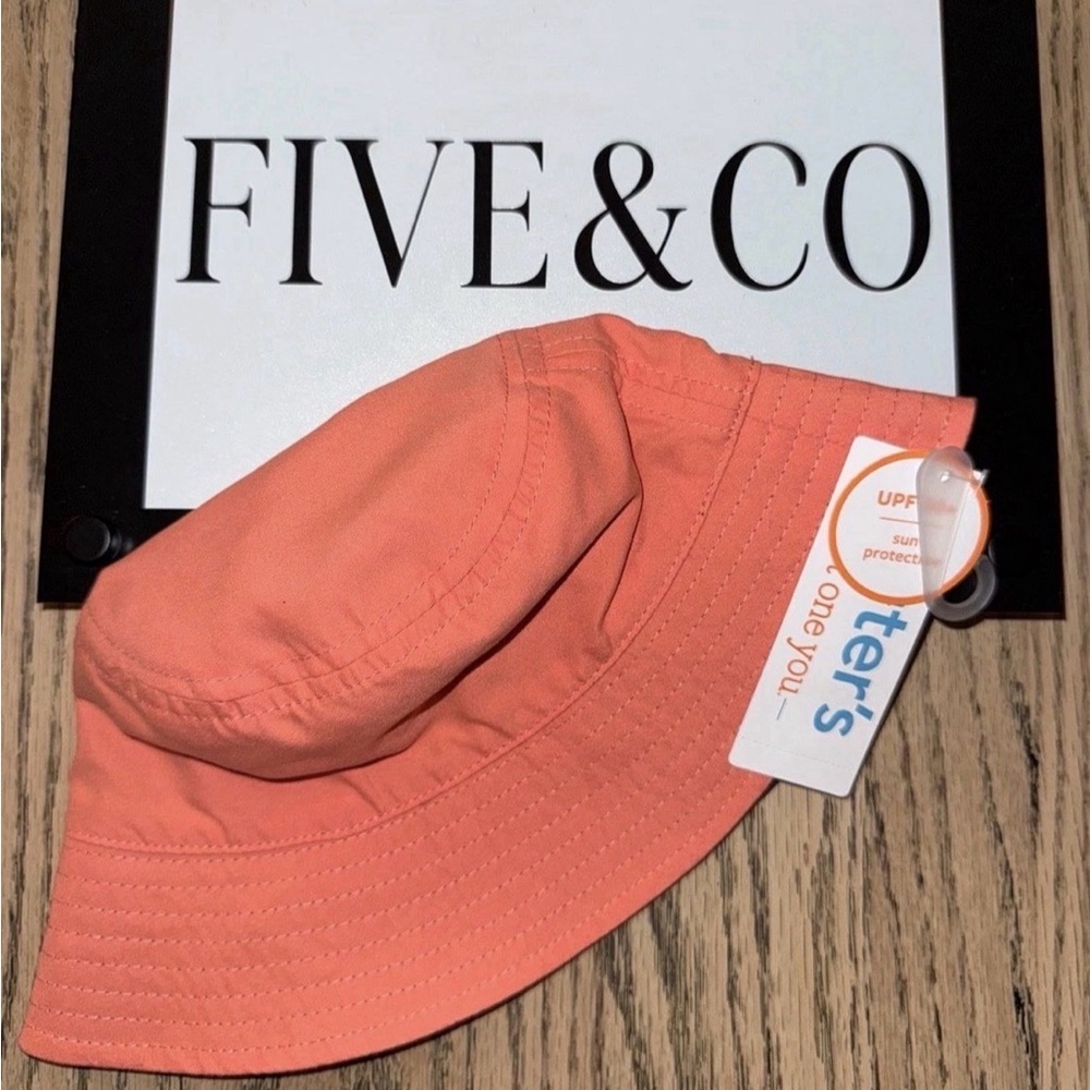 Carter’s boys or girls sun hat, UPS 50+ protection 6 to 12 month